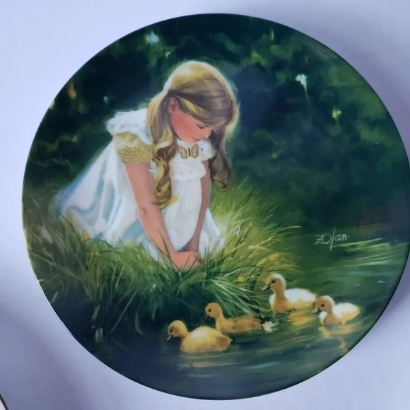 Vintage Donald Zolan plates set of 3 making a friends - Picture 3 of 7